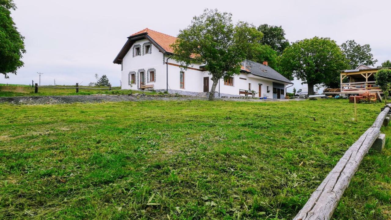 Hotel Cenovicky Dvur Cestin Exterior foto